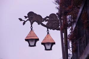 Latarenki przy domach